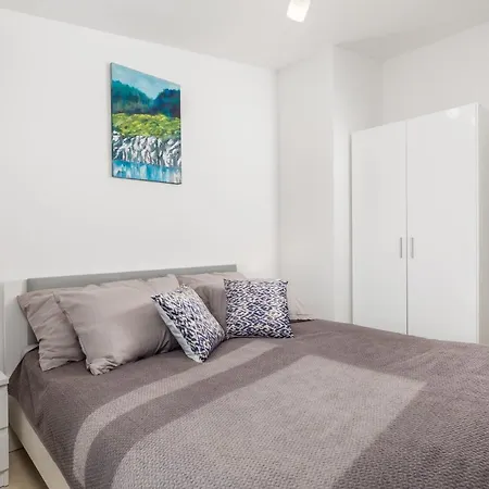 Apartament Clara Lovran