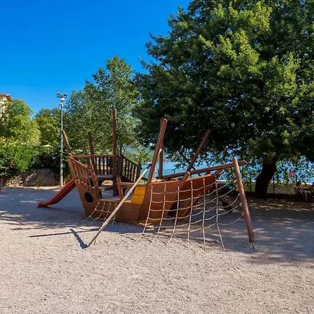 Clara דירה לובראן