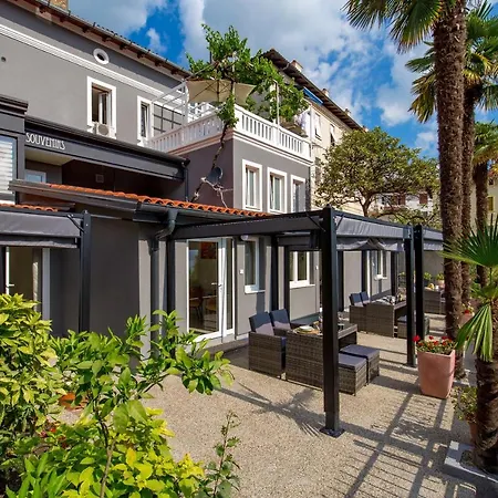 Clara Apartmán Lovran