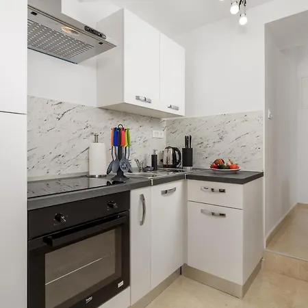 Clara Apartment