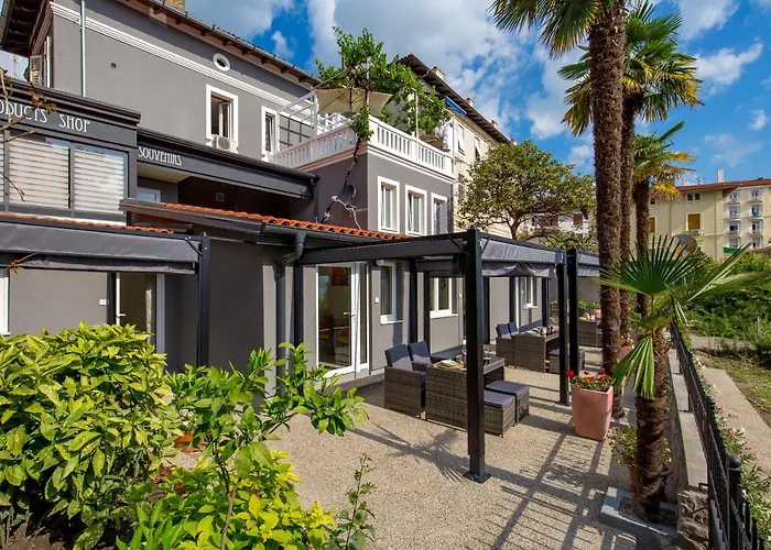 Clara Apartmán Lovran